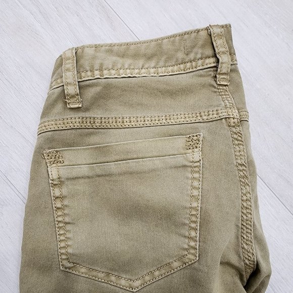 NWOT Free People Boho Low-Rise Slim Straight Jeans in Olive Green Size 24 - Picture 2 of 5